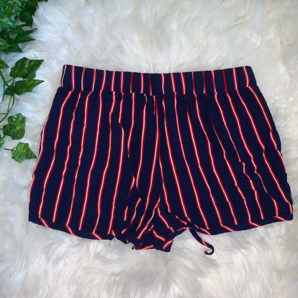 Forever 21 Shorts - Picture 6 of 7